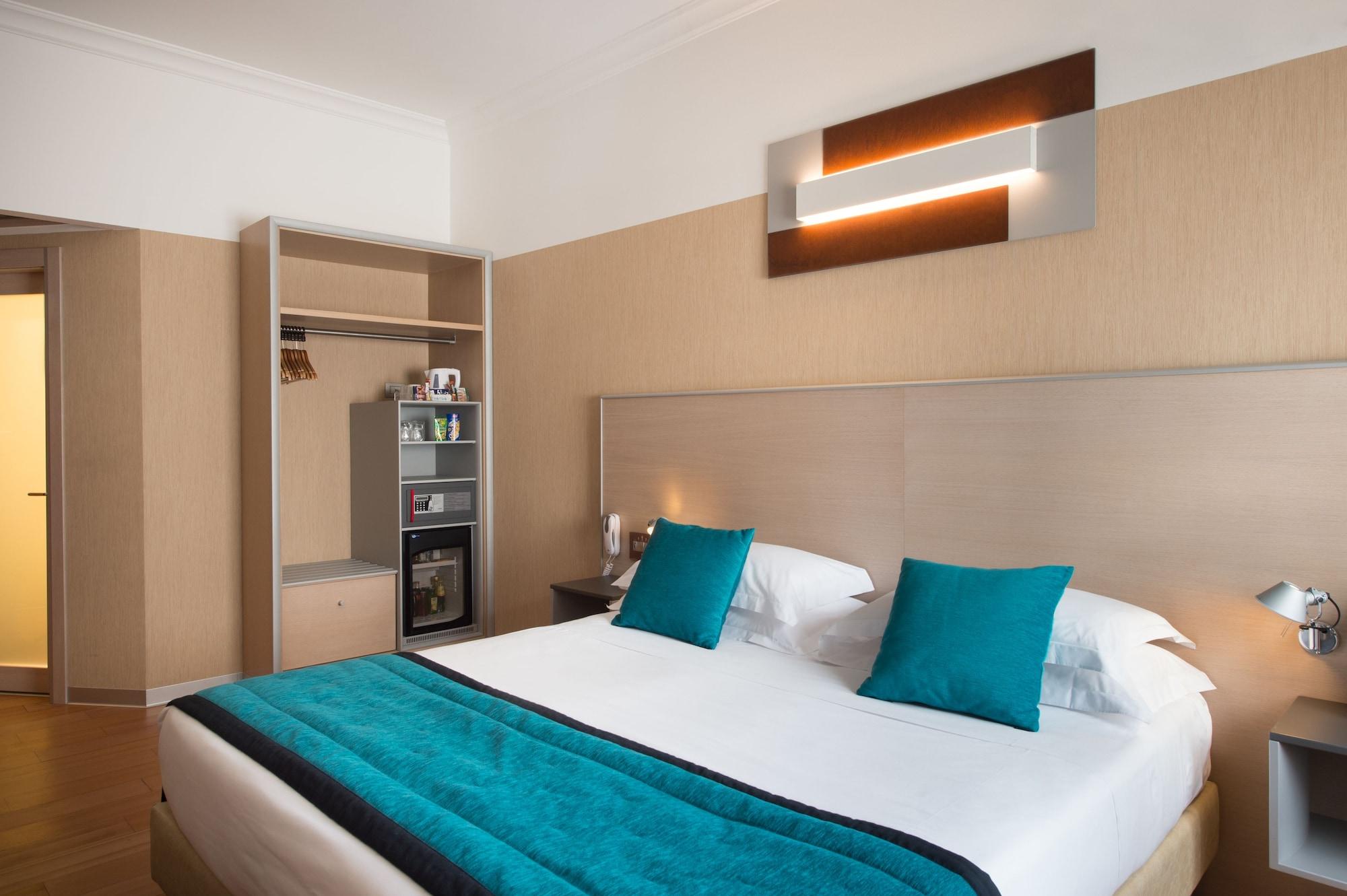 Western Hotel 4*